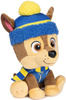 Psi Patrol Chase maskotka przytulanka zimowy z czapką i szalikiem Piesek Miękki pluszak 18 cm Gund Spin Master