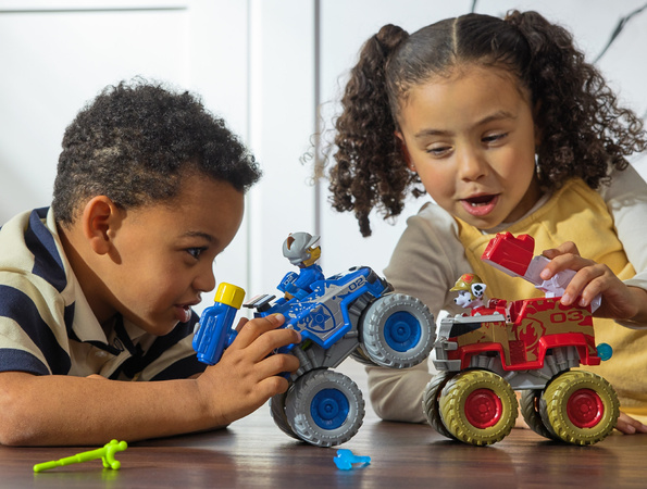 Psi Patrol Marshall I Chase Pojazdy Terenowe Zestaw Rescue Wheels + Figurki i maskotka Chase 23 cm