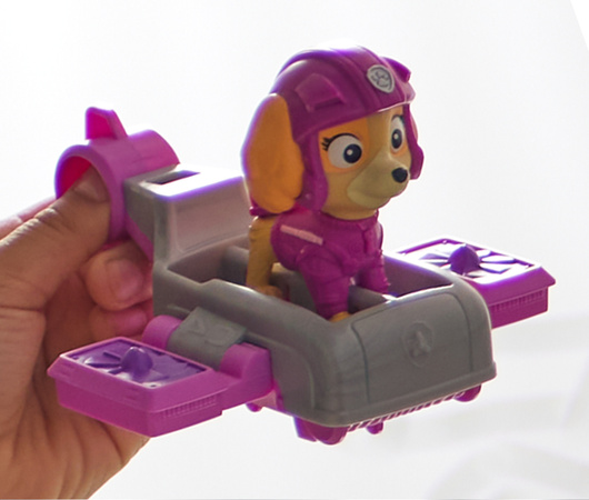 Psi Patrol Skye figurka z deską hoverboard 6 cm