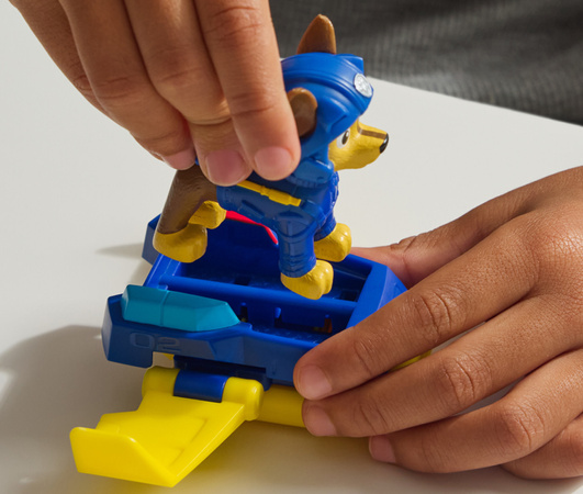 Psi Patrol Chase figurka z deską hoverboard 6,5 cm