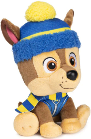 Psi Patrol Chase maskotka przytulanka zimowy z czapką i szalikiem Piesek Miękki pluszak 18 cm Gund Spin Master